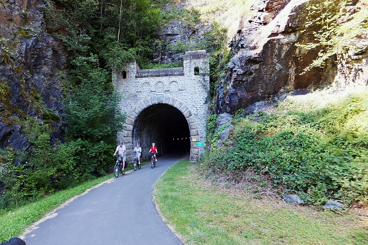 Radweg Neuerburg Tunnel